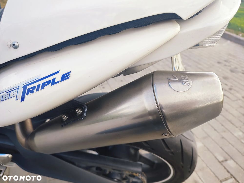 Triumph Street Triple - 11