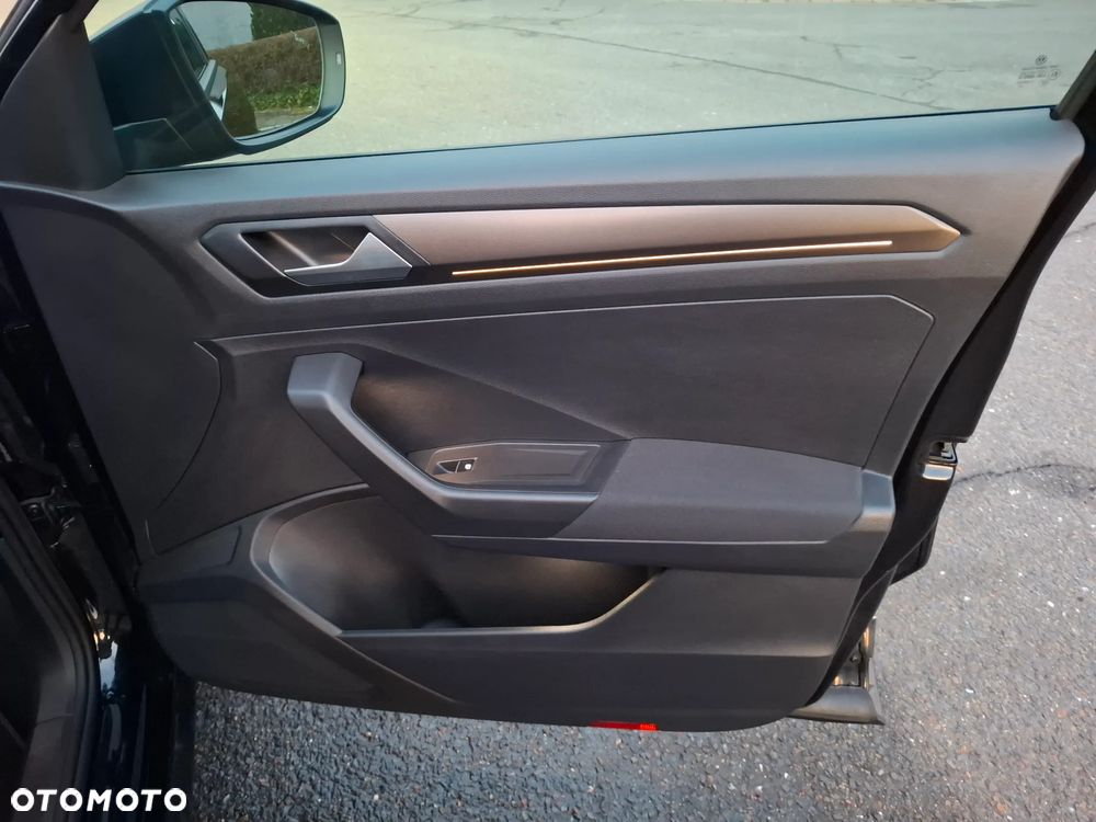 Volkswagen T-Roc 1.5 TSI ACT OPF IQ.DRIVE - 38