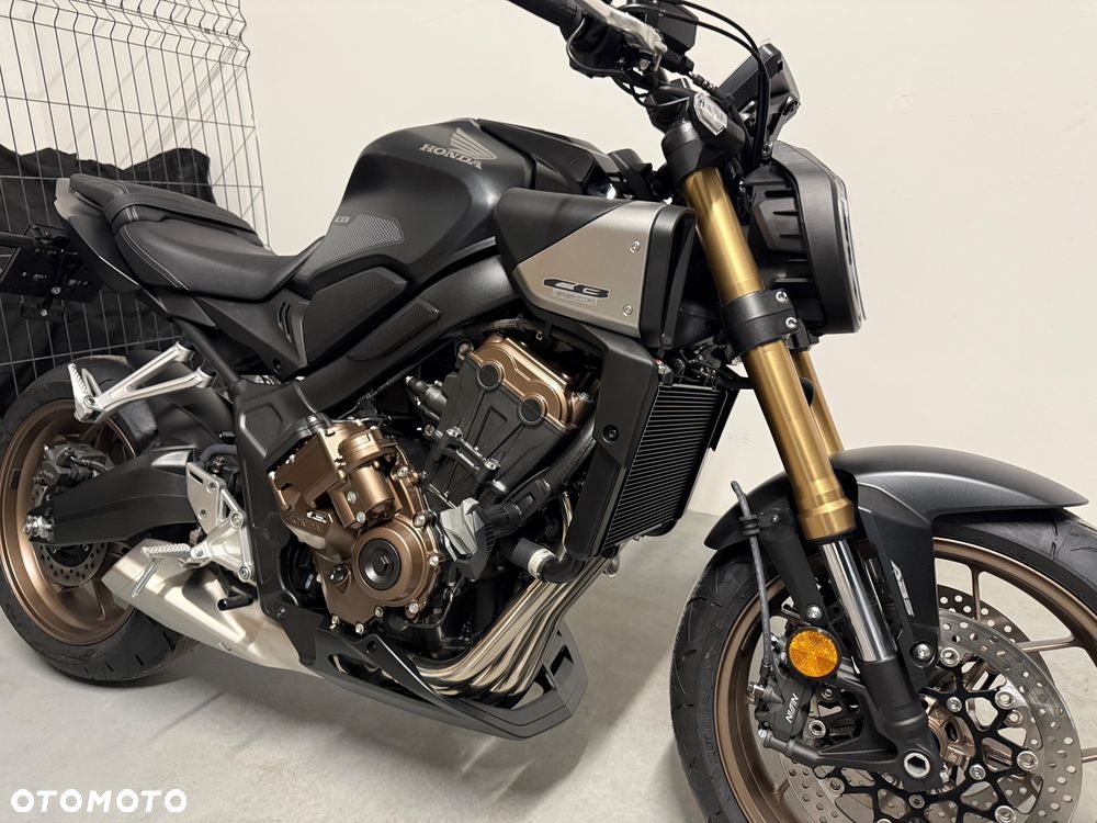 Honda CB - 2