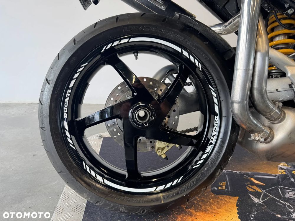Ducati Monster - 15
