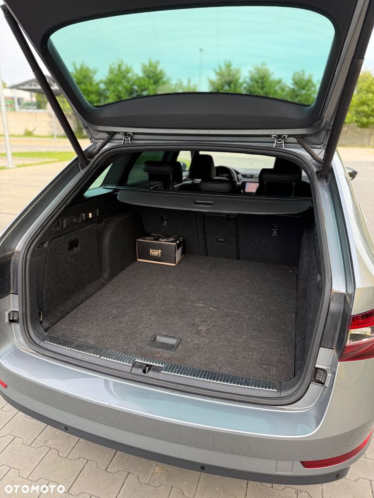 Skoda Superb 2.0 TDI 4x4 L&K DSG - 24