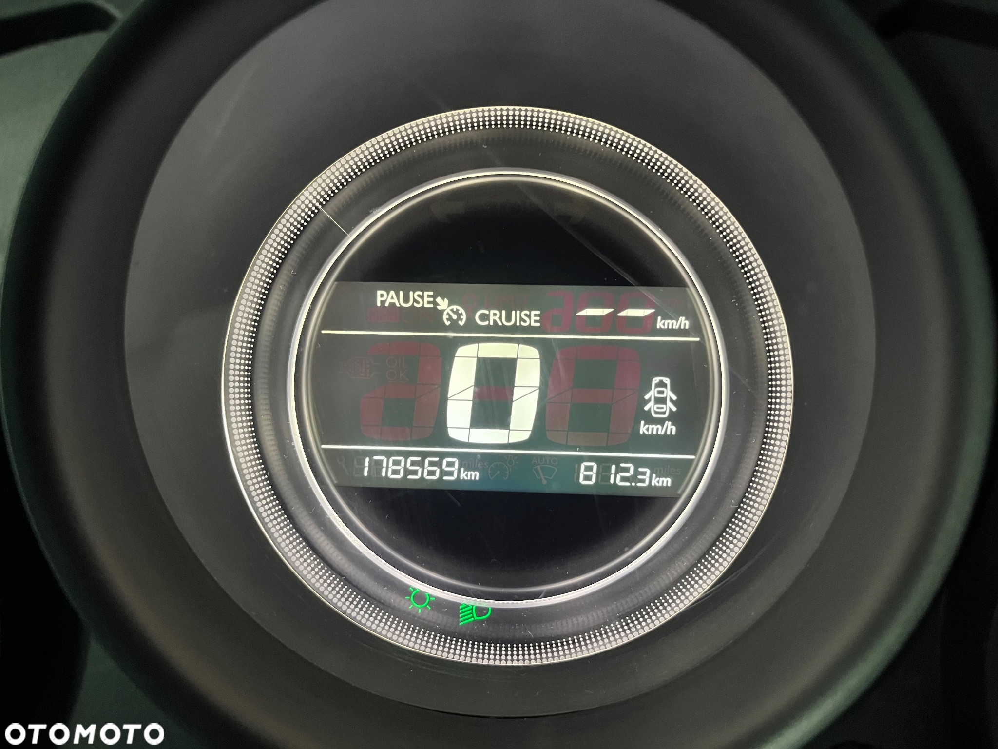 Citroën C4 e-HDi 115 Selection - 25