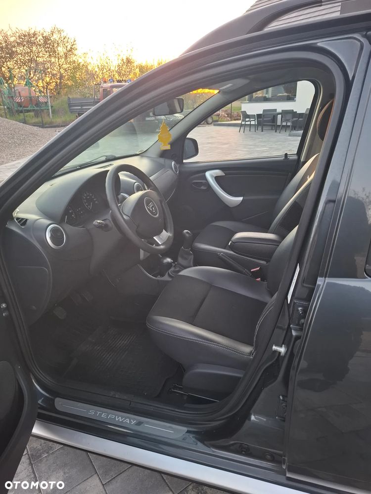 Dacia Sandero 1.5 dCi Stepway - 11
