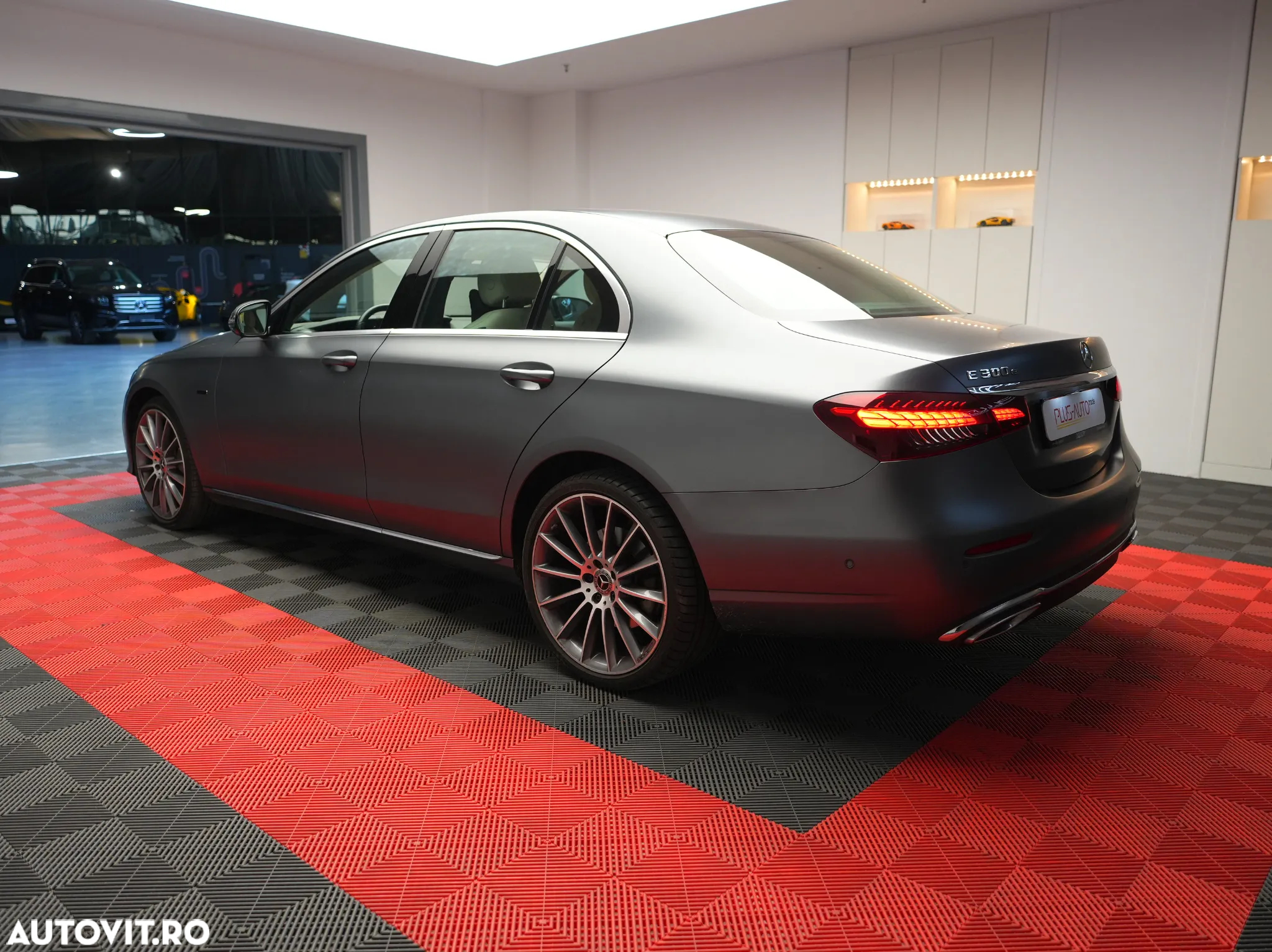 Mercedes-Benz E 300e 9G-TRONIC - 8