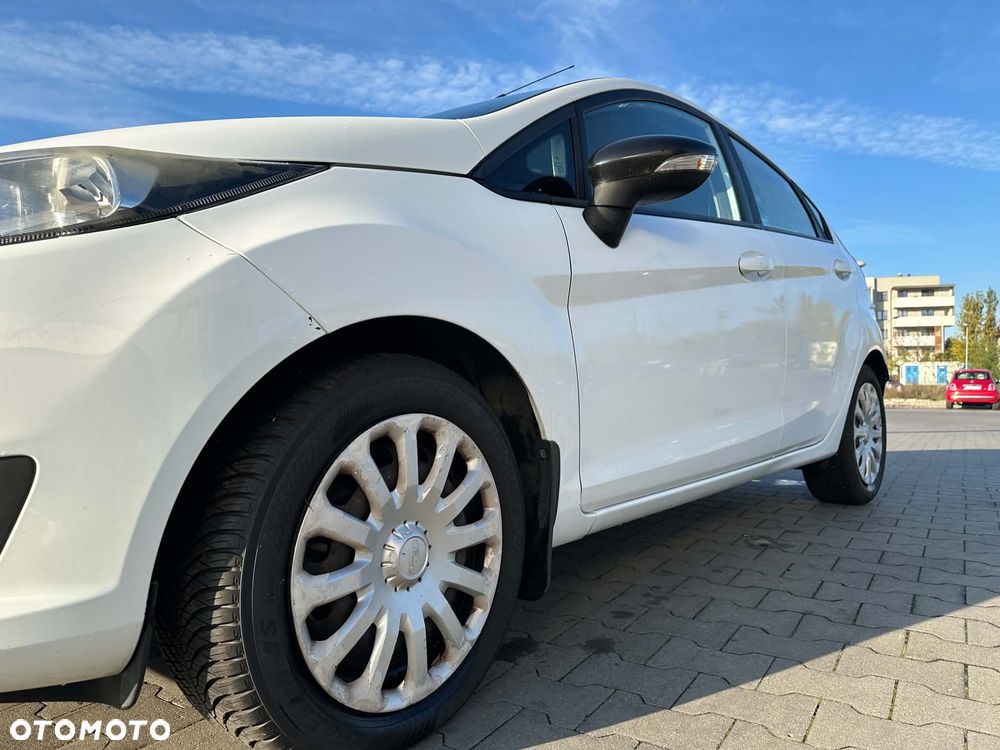 Ford Fiesta 1.4 Ghia - 9