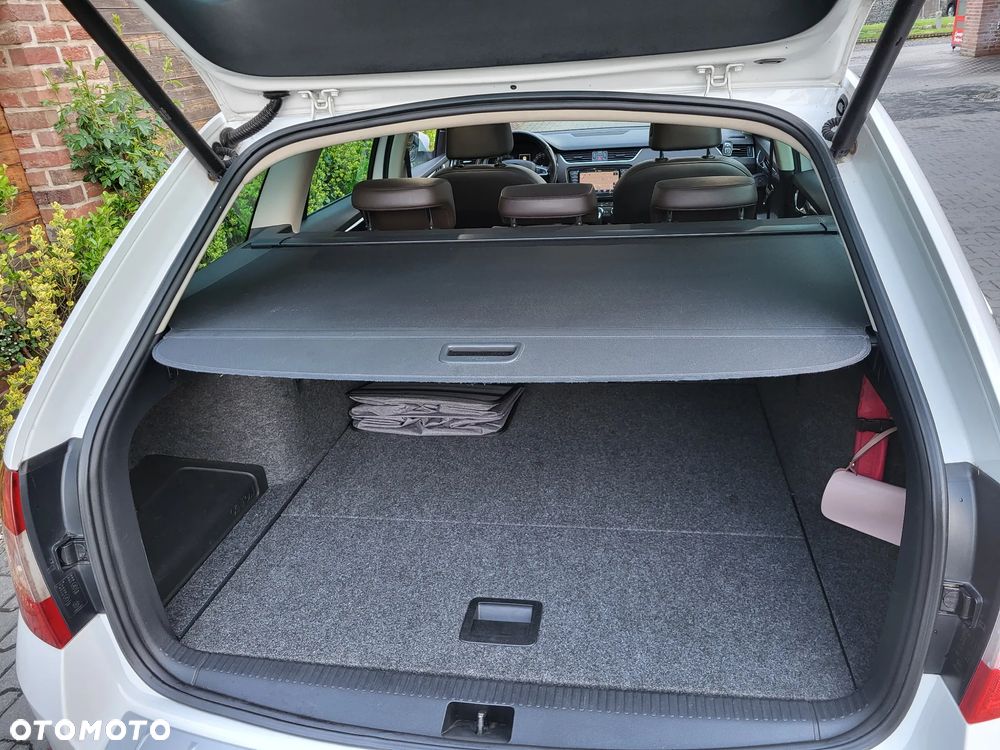 Skoda Octavia 2.0 TDI 4x4 L&K - 24