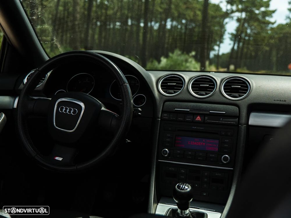 Audi A4 Cabrio 2.0 TDI S-line - 16