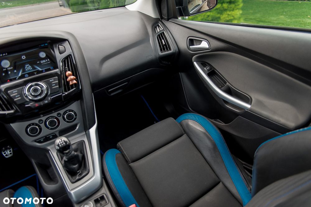 Ford Focus 1.6 Titanium - 31