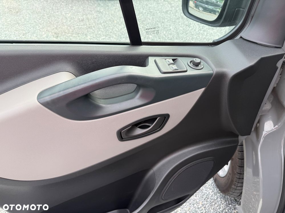 Renault Trafic - 22