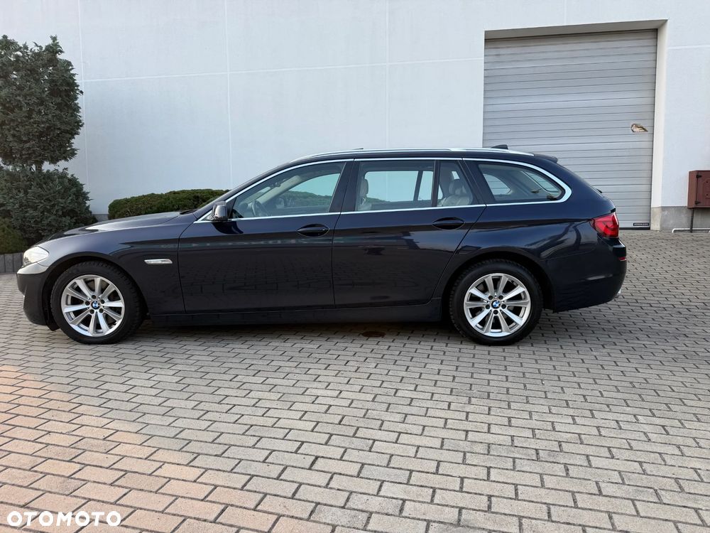 BMW Seria 5 525d Sport-Aut Luxury Line - 16