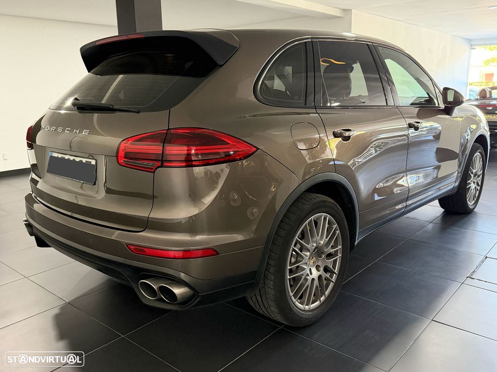 Porsche Cayenne S - 4