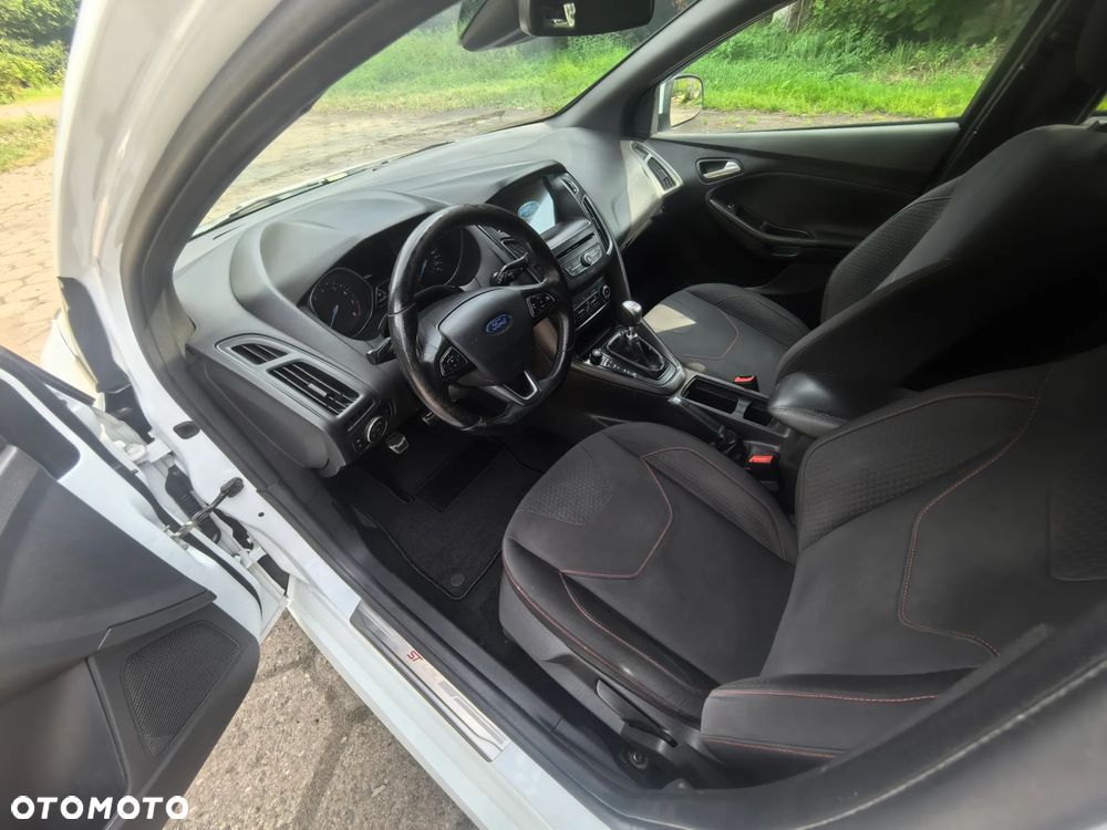 Ford Focus 1.0 EcoBoost ST-Line ASS - 23