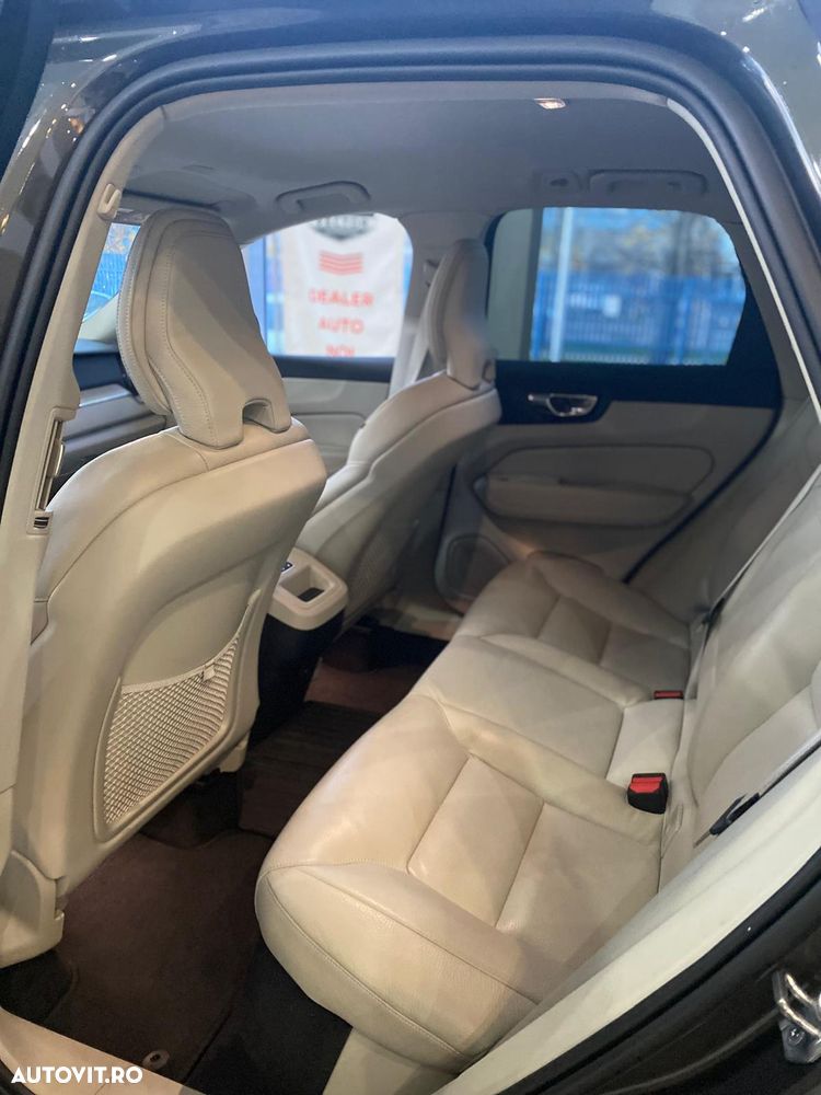 Volvo XC 60 B4 MHEV AT8 FWD Inscription - 11