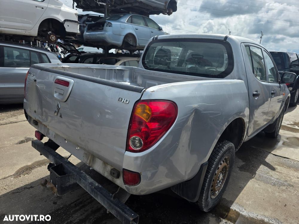 Dezmembram  Mitsubishi L200 2007 2.5did - 4