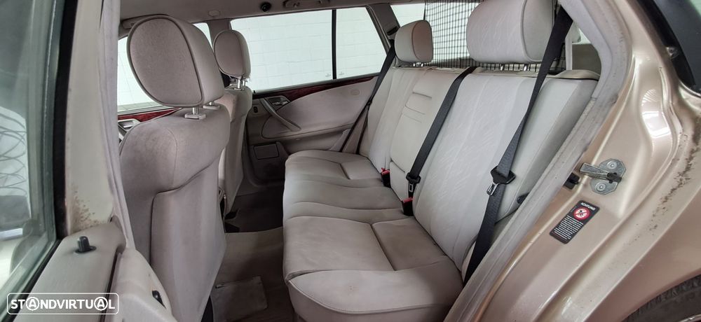 Mercedes-Benz E 220 CDI Classic - 13
