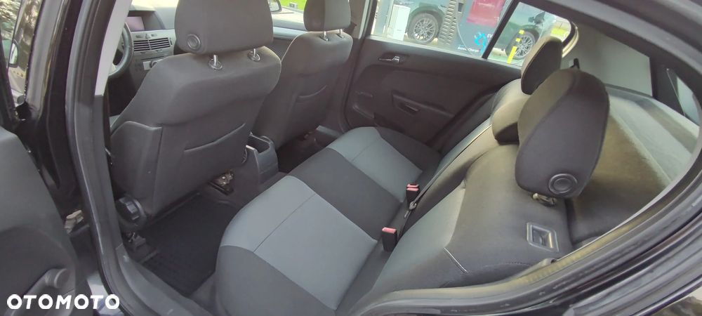 Opel Astra 1.8 Cosmo - 26