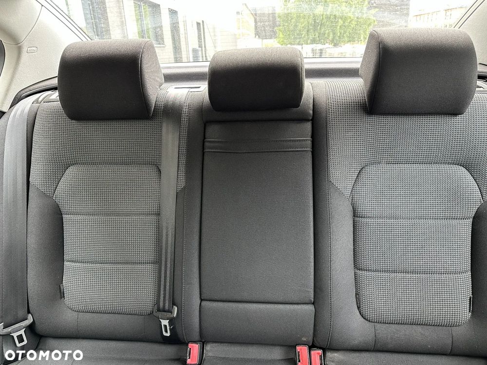 Volkswagen Passat 1.8 TSI Comfortline Optimum - 35