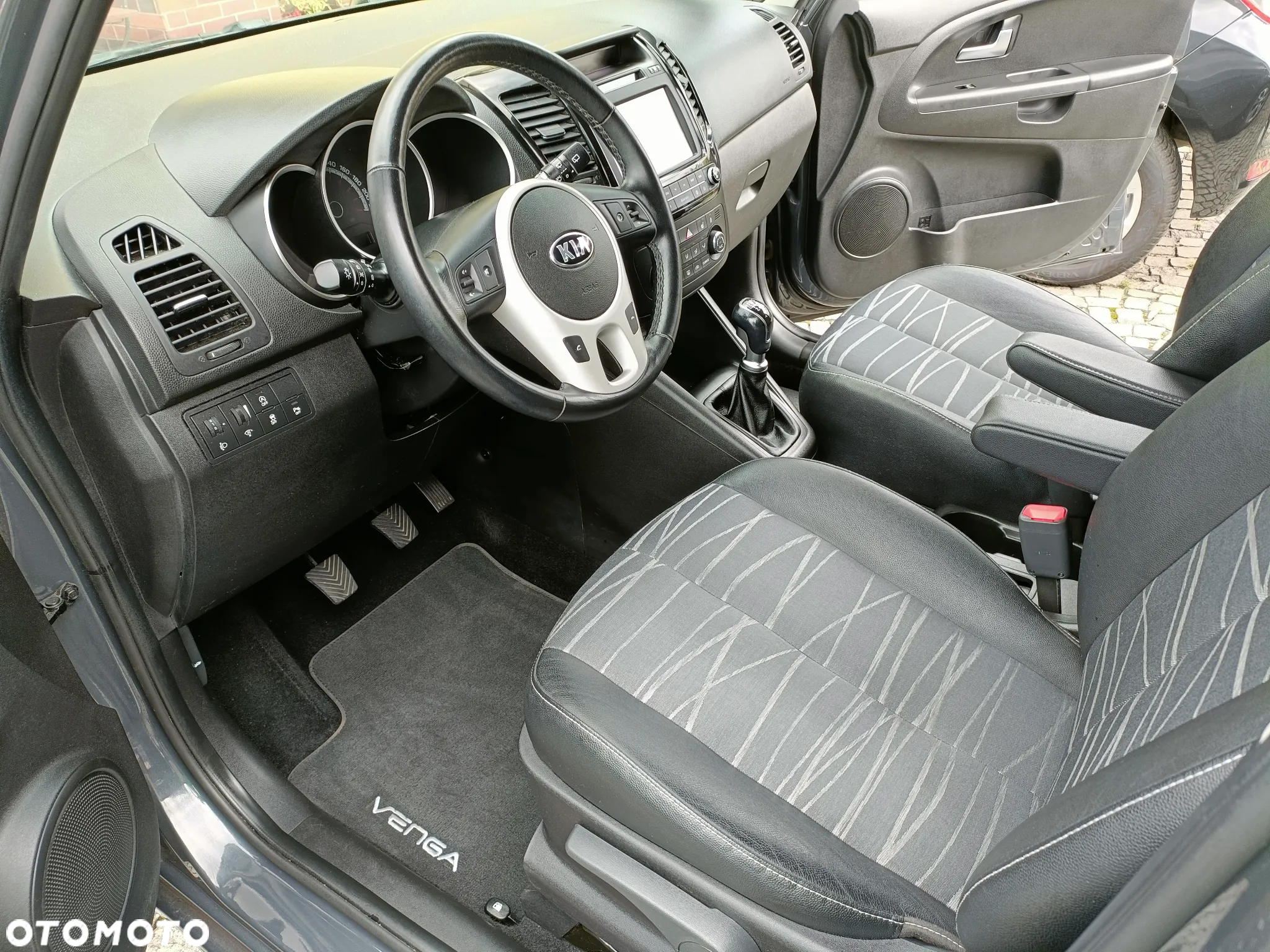 Kia Venga - 9