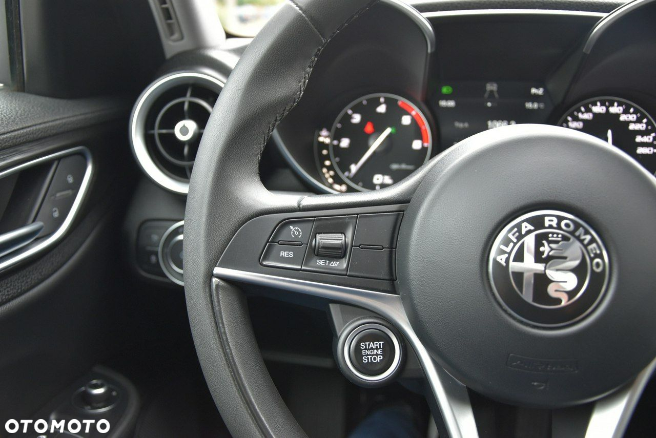 Alfa Romeo Giulia 2.2 Diesel - 17