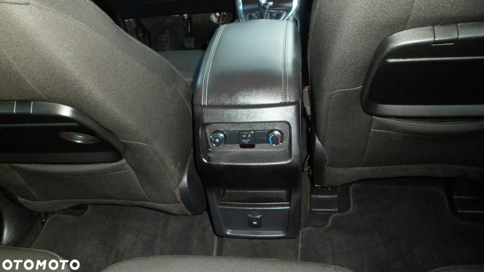Ford Galaxy 2.0 TDCi Titanium - 40