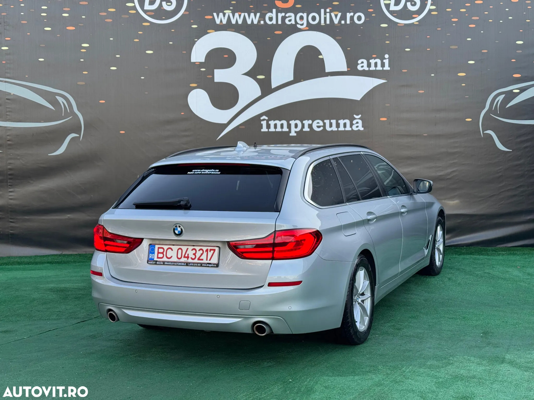 BMW Seria 5 520d Touring Aut. Luxury Line - 4