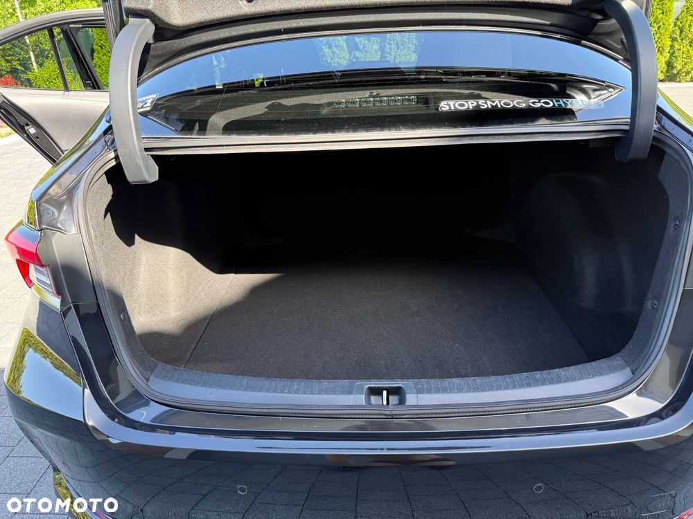 Toyota Corolla 1.8 Hybrid Comfort - 22
