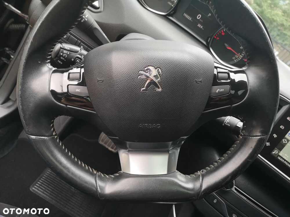 Peugeot 308 PureTech 130 GPF EAT8 Stop & Start Allure Business-Paket - 15