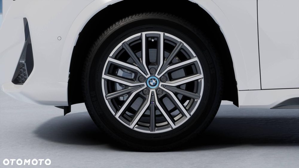 BMW iX1 eDrive20 66.5kWh M Sport - 4