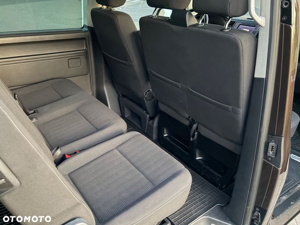 Volkswagen Caravelle - 13