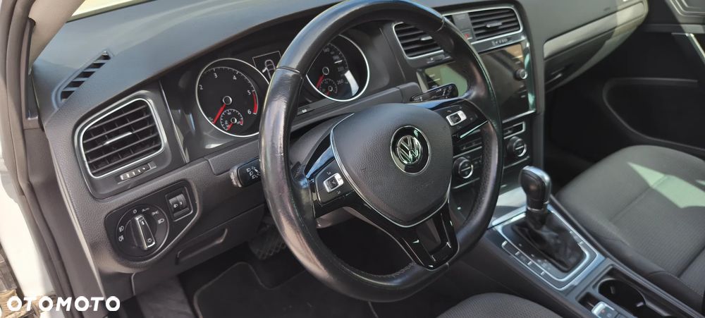Volkswagen Golf - 18