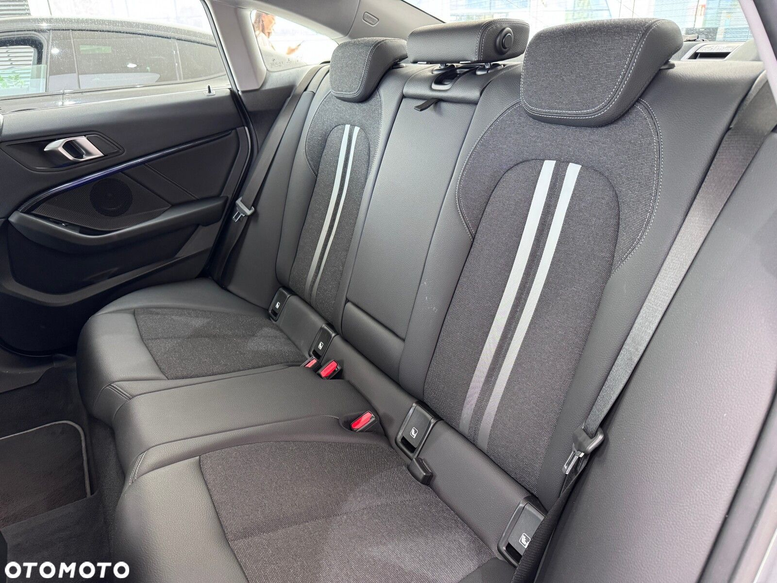 BMW Seria 2 218i - 13