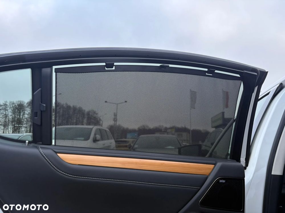 Lexus ES 300h Omotenashi - 30