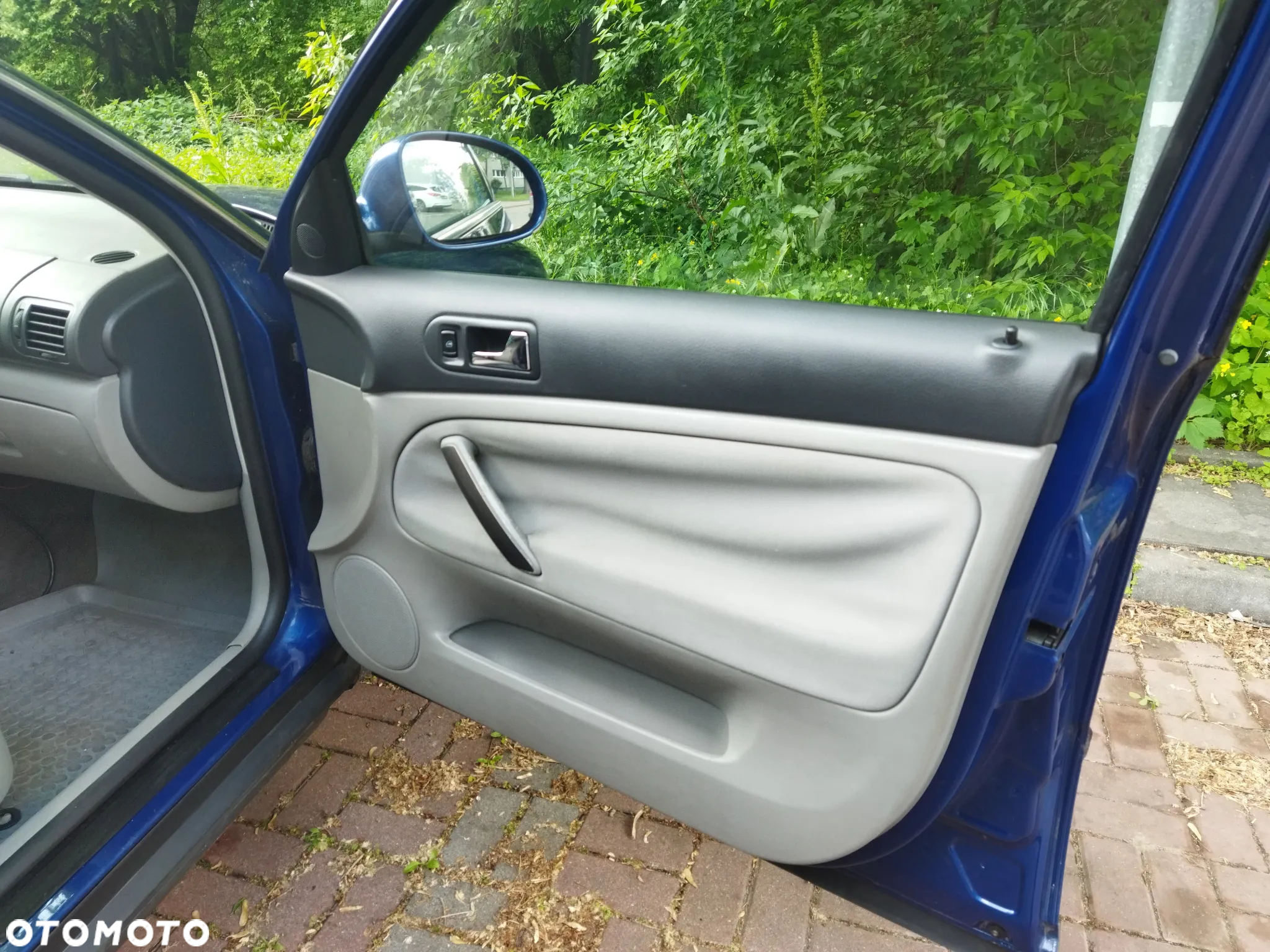 Volkswagen Passat 1.9 TDI Highline - 17