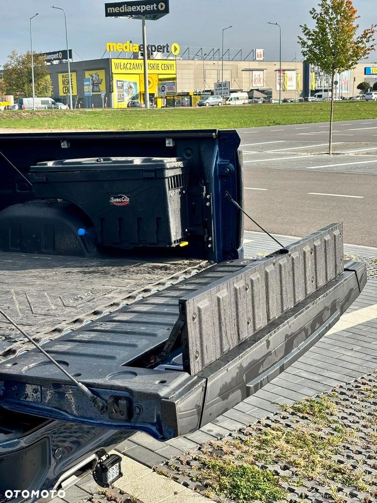 Chevrolet Silverado - 26