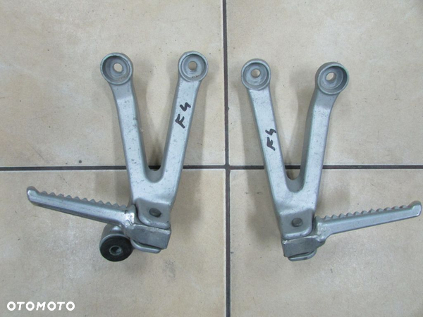 Honda CBR 600 F4 i  sety podnózki pasażera tył