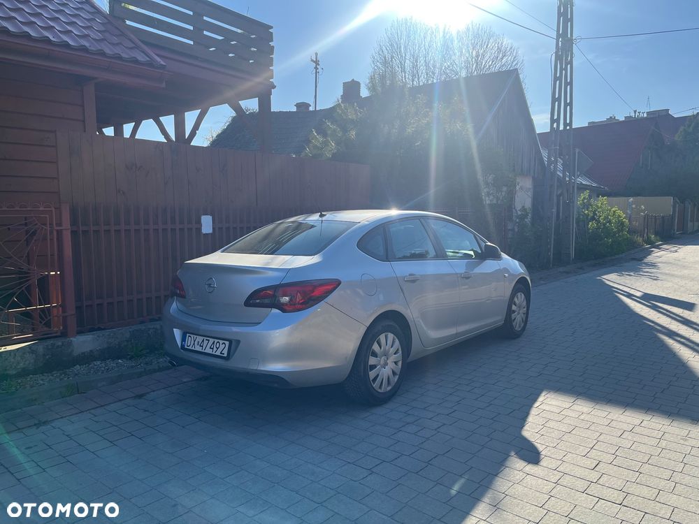 Opel Astra 1.4 T Business EU6 - 7