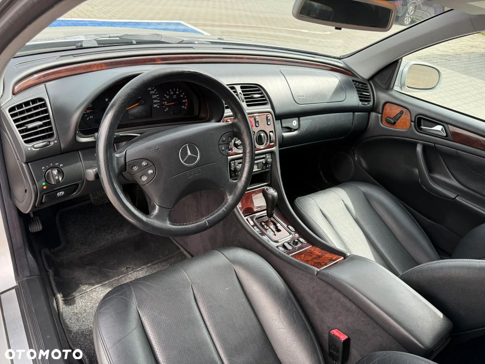 Mercedes-Benz CLK - 16