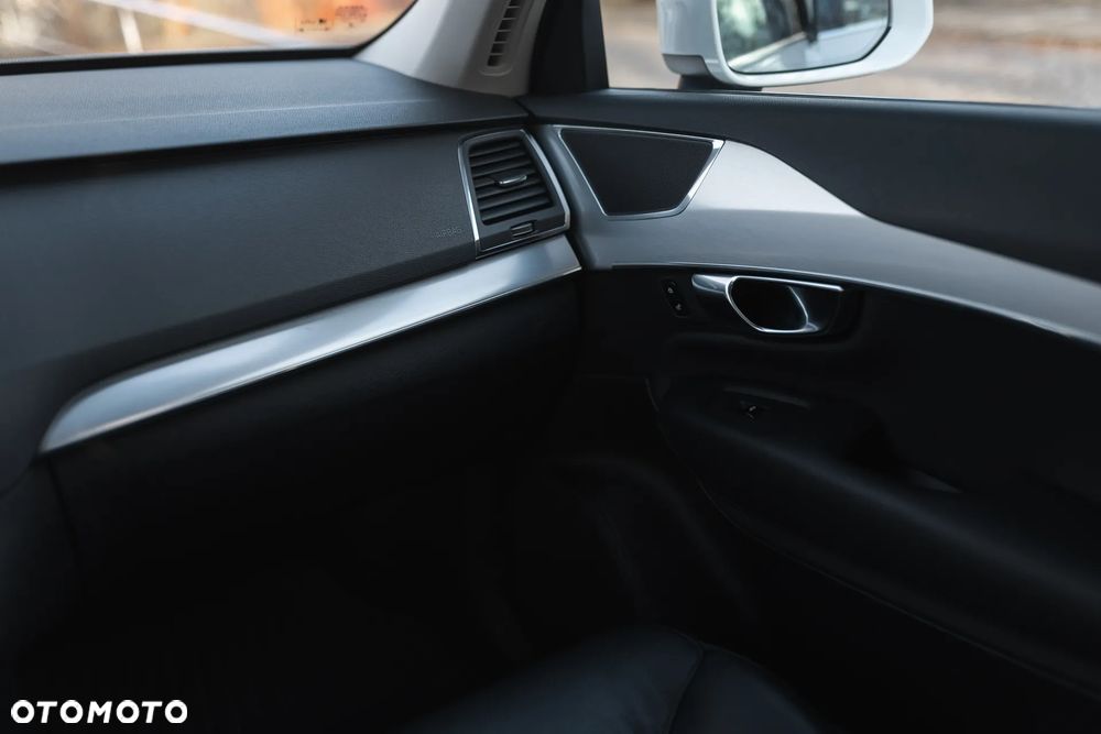 Volvo XC 90 D5 AWD Momentum - 17