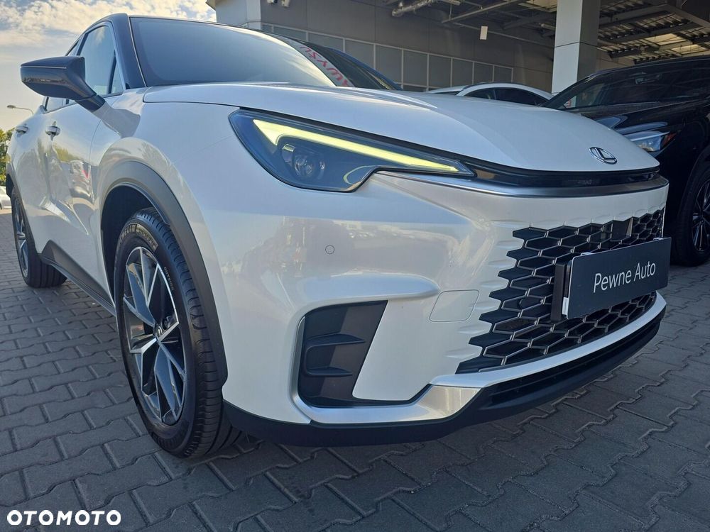 Lexus LBX 1.5 Hybrid Emotion - 11