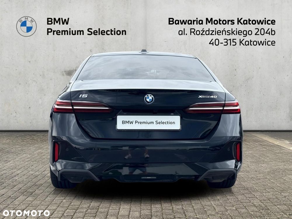 BMW i5 - 11