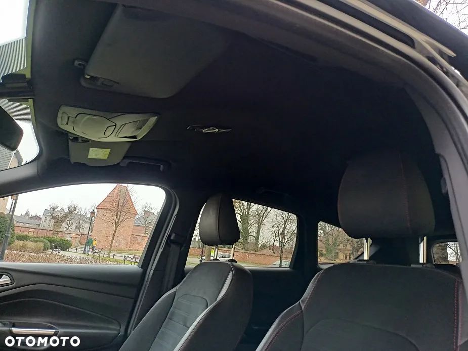 Ford Kuga 1.5 EcoBoost 2x4 ST-Line - 17