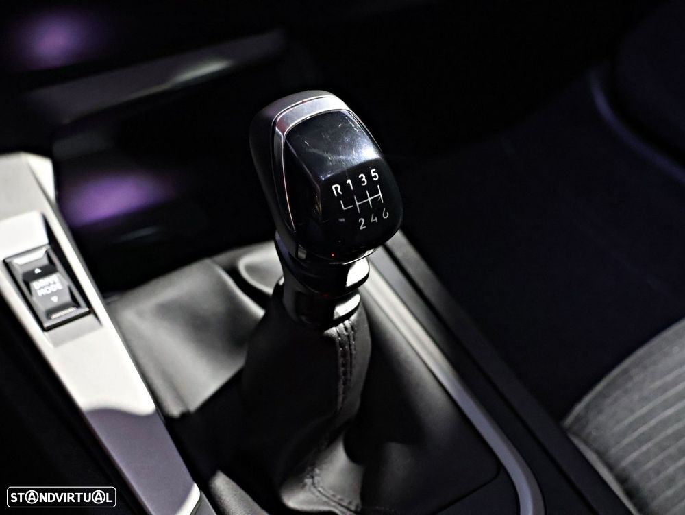 Peugeot 308 1.2 PureTech Active Pack - 52