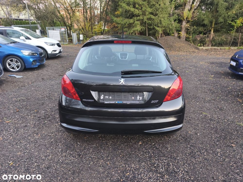 Peugeot 207 - 6