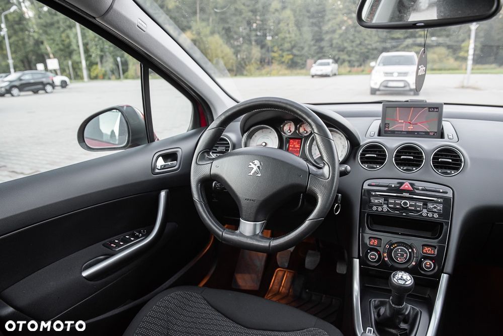 Peugeot 308 120 VTi Allure - 24