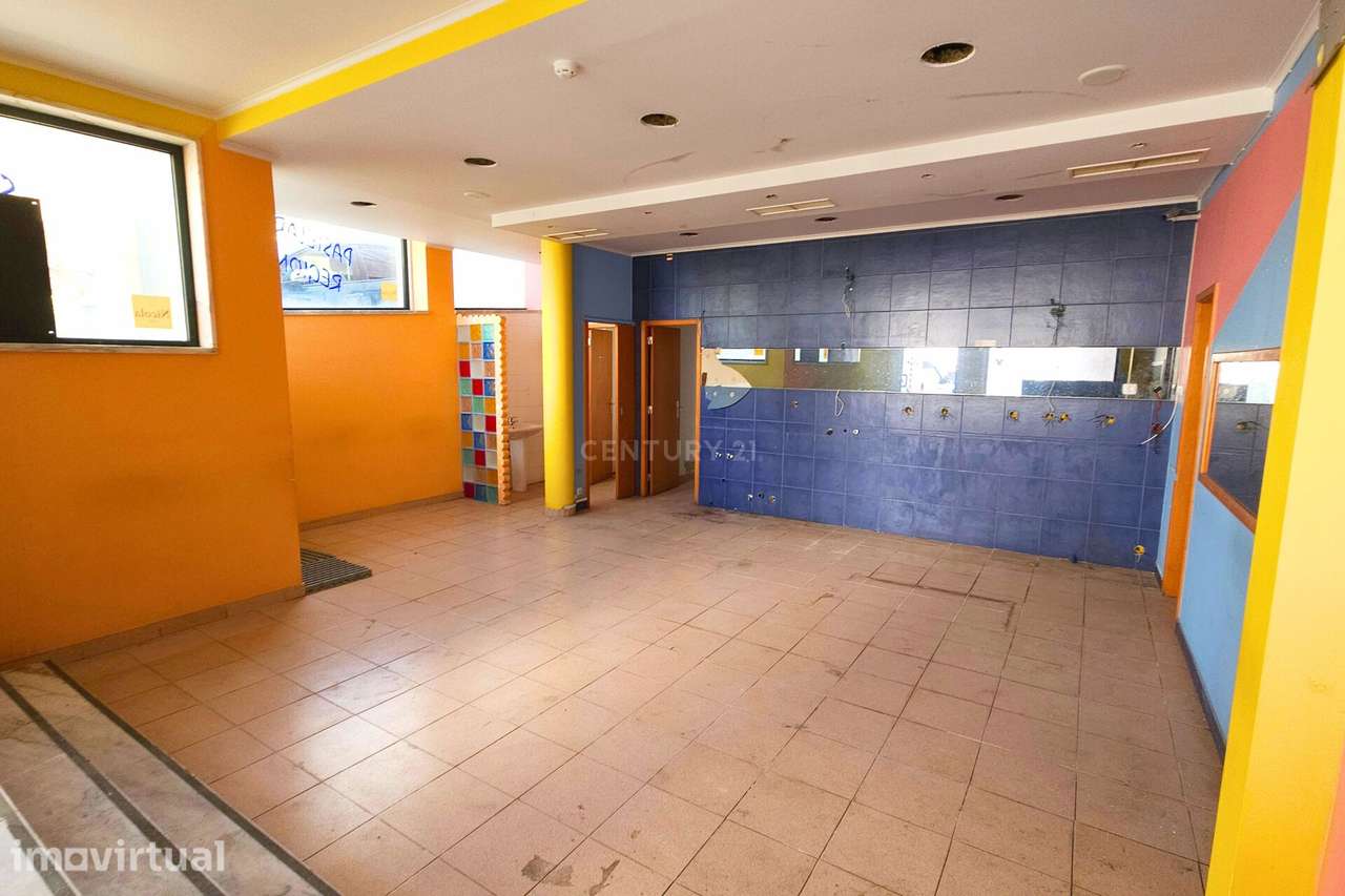 Loja Algés com 330 m2 - Grande imagem: 2/30