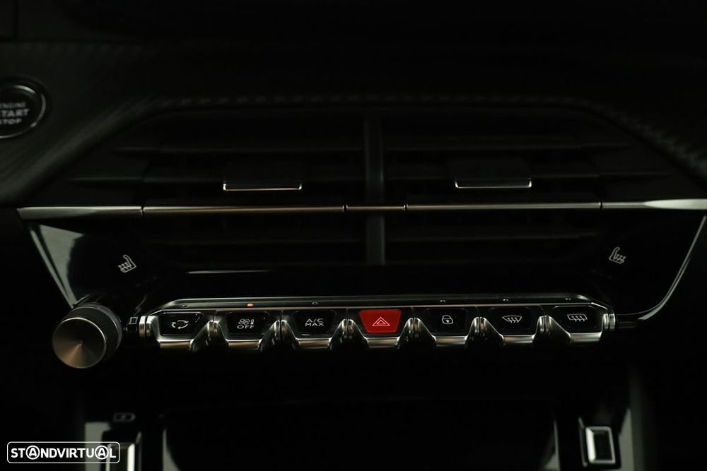 Peugeot 2008 1.2 PureTech GT EAT8 - 13