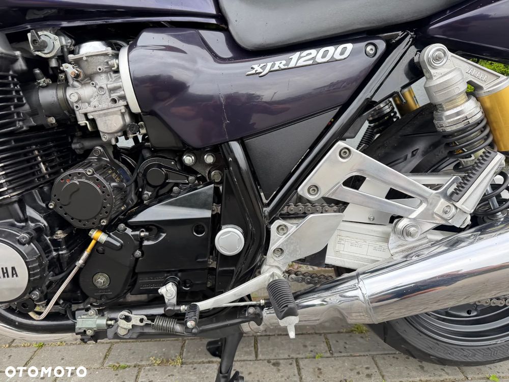 Yamaha XJR - 34
