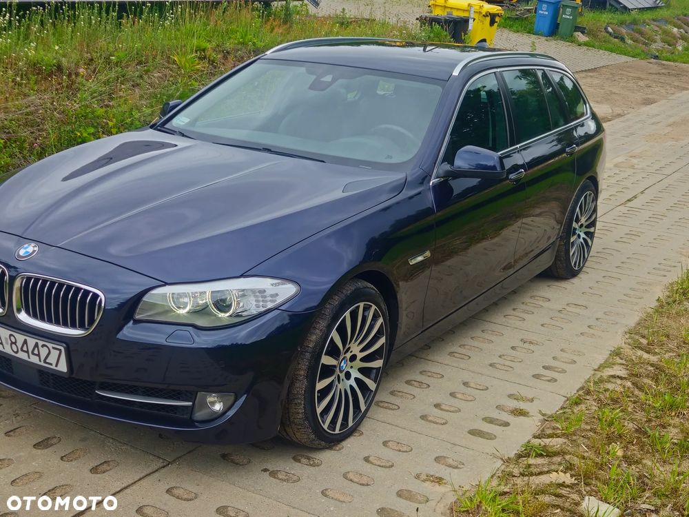 BMW Seria 5 525d xDrive - 4