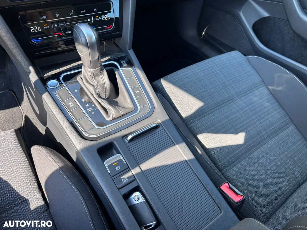 Volkswagen Passat 2.0 TDI SCR DSG Business - 26