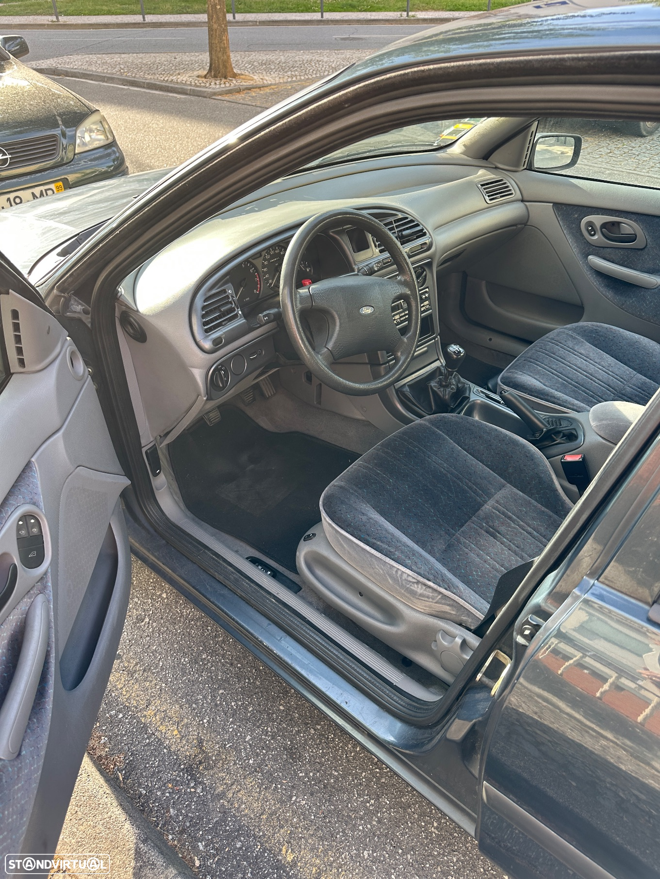Ford Mondeo 1.8i GLX - 3